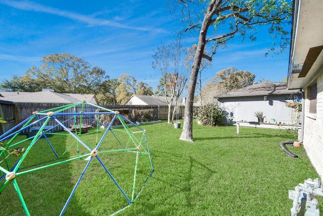 4019 Cedar Forest Drive, Kingwood, TX 77339