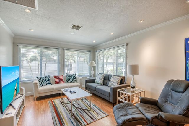 1501 NE Ocean Boulevard 8, Stuart, FL 34996