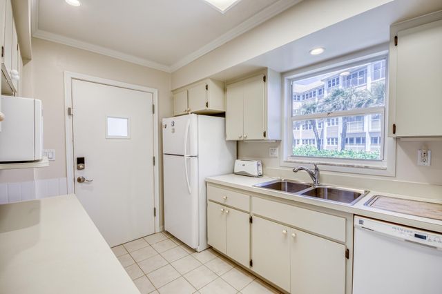 1501 NE Ocean Boulevard 8, Stuart, FL 34996