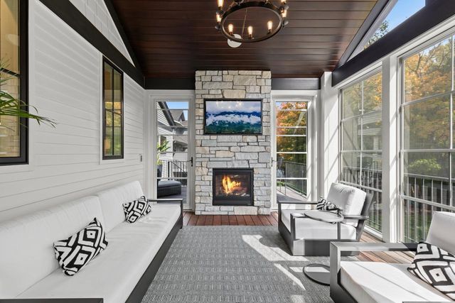 6505 Hawks Pointe Lane, Victoria, MN 55331