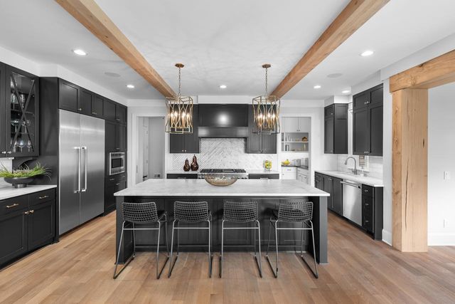 6505 Hawks Pointe Lane, Victoria, MN 55331