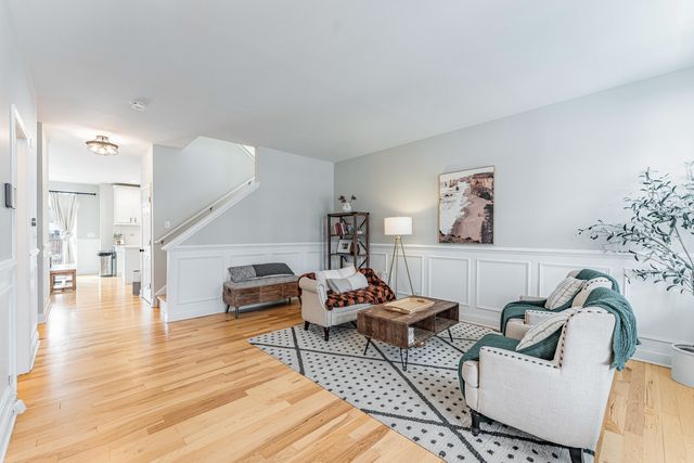 408 Fountain Avenue, Elgin, IL 60124