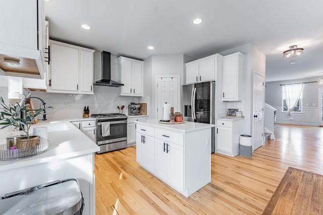 408 Fountain Avenue, Elgin, IL 60124