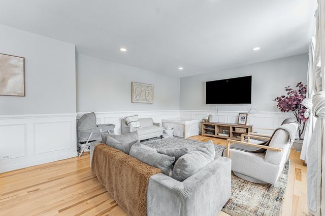 408 Fountain Avenue, Elgin, IL 60124