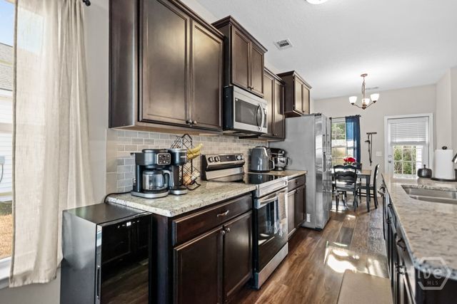 254 Brightleaf Circle, Hinesville, GA 31313