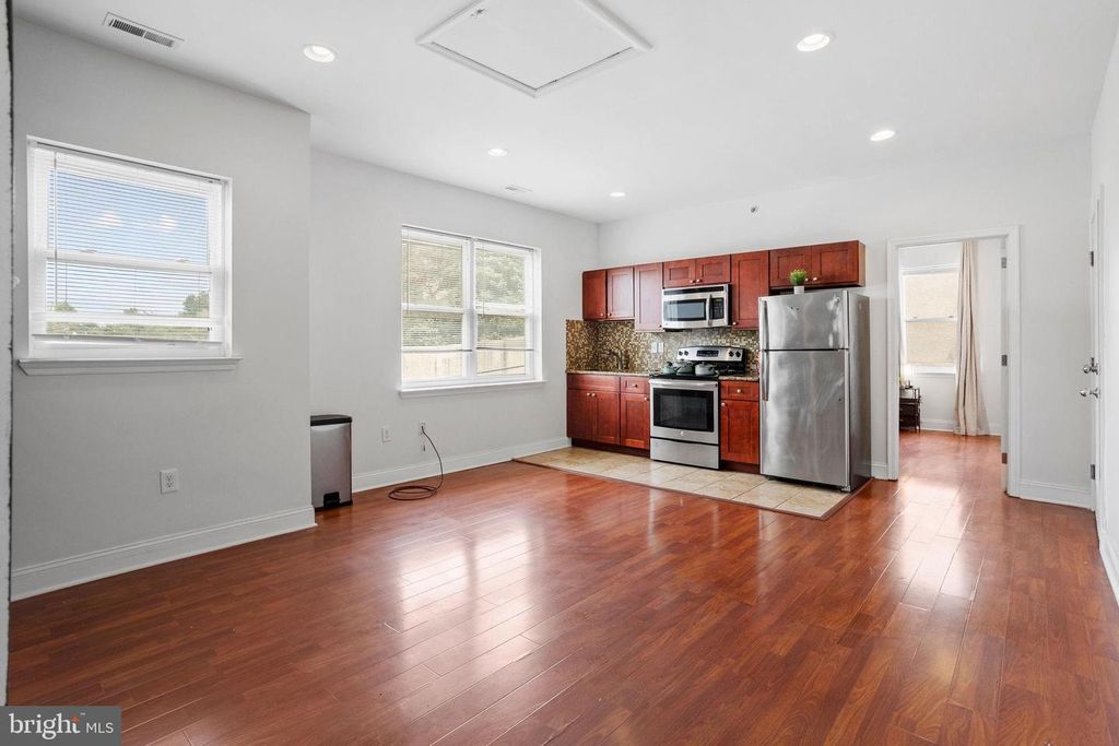 2255 N 12TH ST, Philadelphia, PA 19133