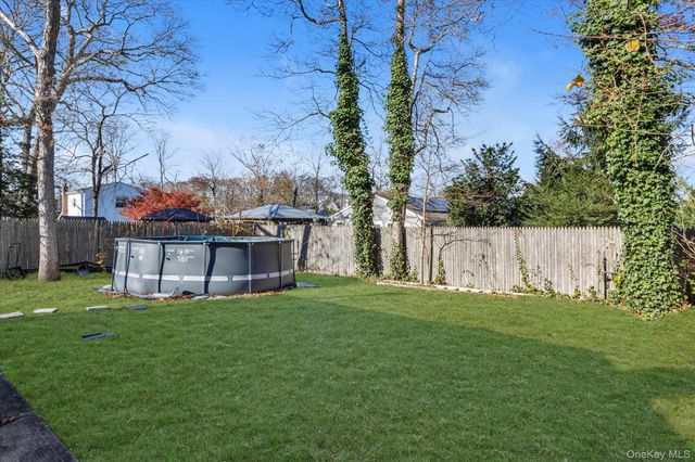 11 Laurelton Avenue, Selden, NY 11784