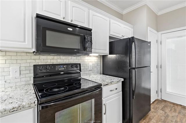 305 Holleman Drive E 703, College Station, TX 77840