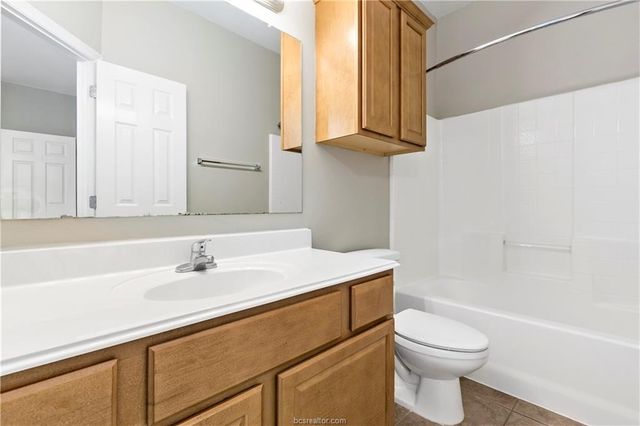 305 Holleman Drive E 703, College Station, TX 77840