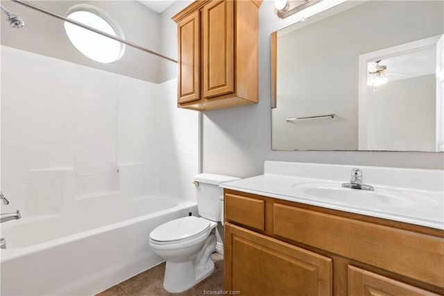 305 Holleman Drive E 703, College Station, TX 77840