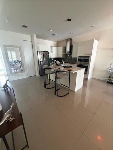 10220 NW 63rd Ter 106, Doral, FL 33178