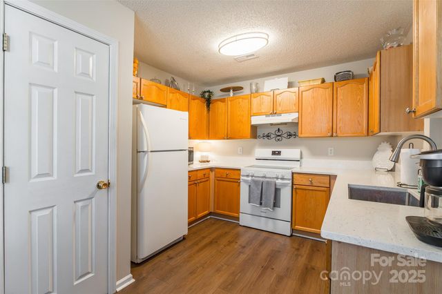 566 Chase Brook Drive, Rock Hill, SC 29732