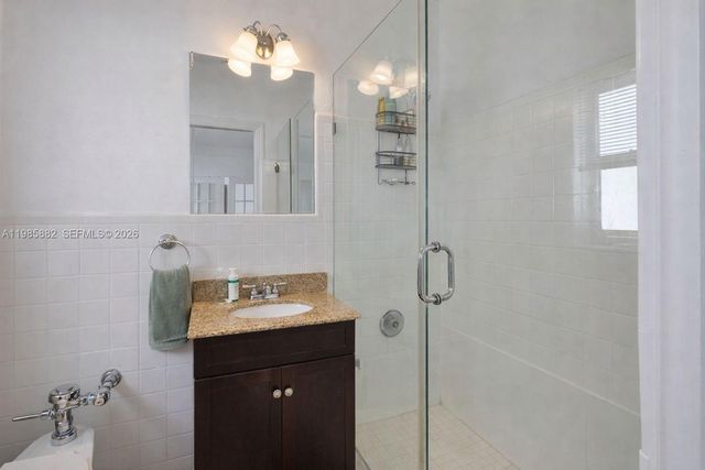 1001 7th St 202, Miami Beach, FL 33139