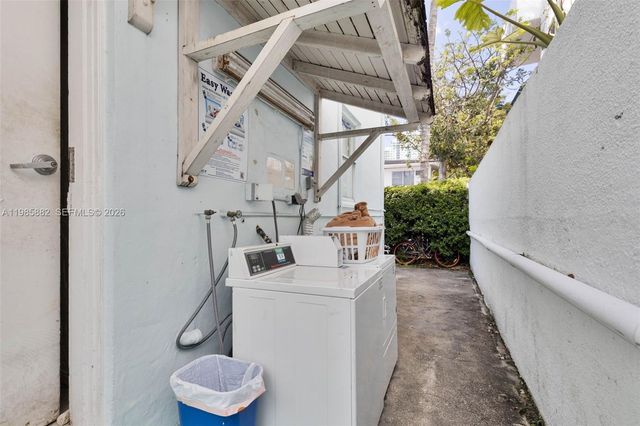 1001 7th St 202, Miami Beach, FL 33139