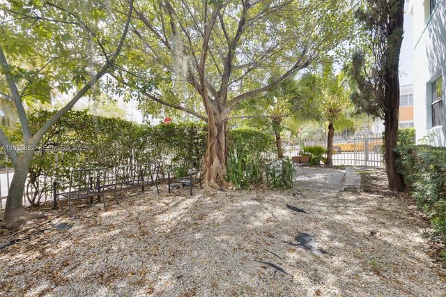 1001 7th St 202, Miami Beach, FL 33139