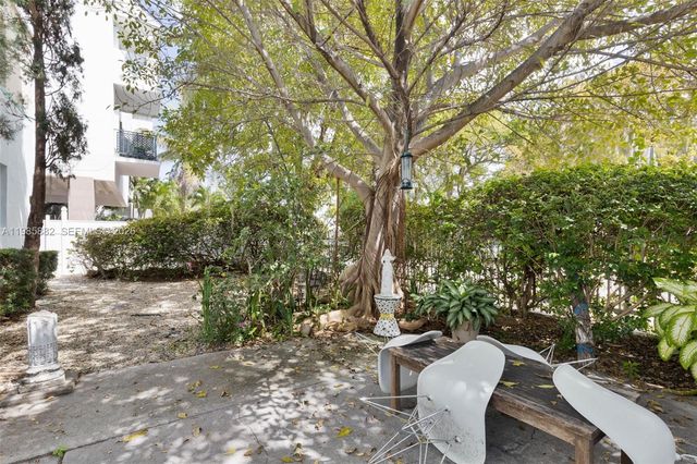 1001 7th St 202, Miami Beach, FL 33139