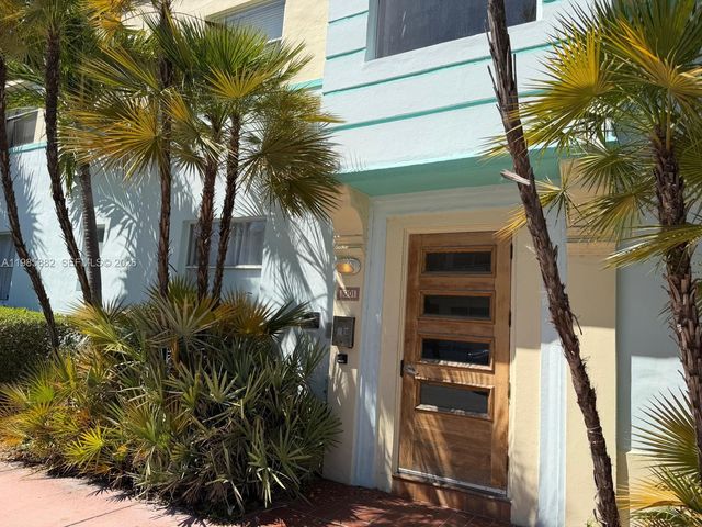 1001 7th St 202, Miami Beach, FL 33139