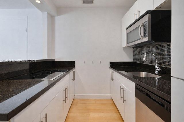 1001 7th St 202, Miami Beach, FL 33139