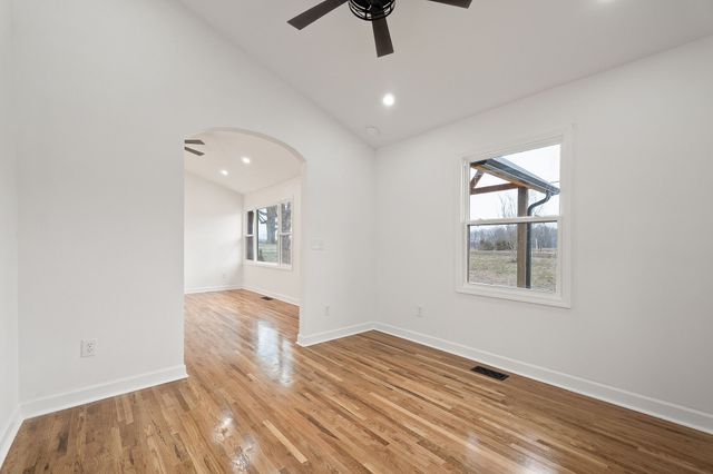 3291 Francis Ferry Rd, Mcminnville, TN 37110