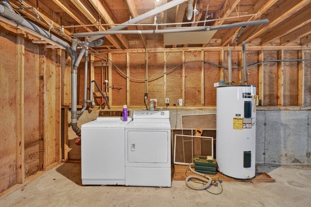 40 High Pine Dr, Plymouth, MA 02360