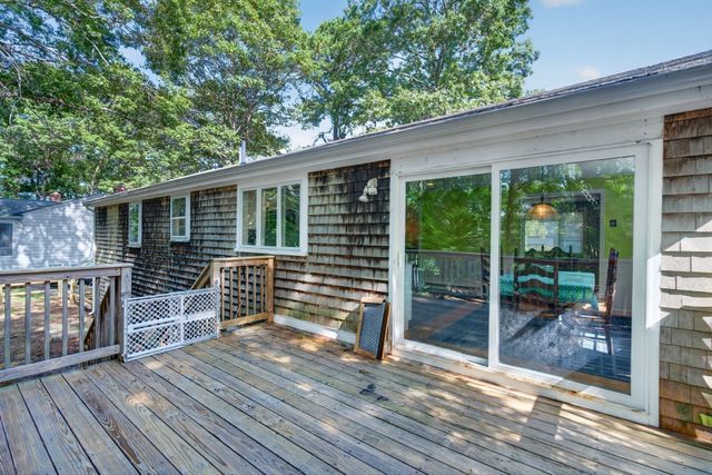 40 High Pine Dr, Plymouth, MA 02360