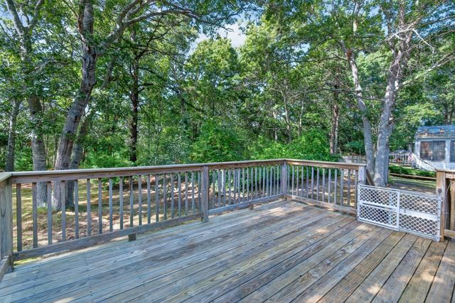 40 High Pine Dr, Plymouth, MA 02360