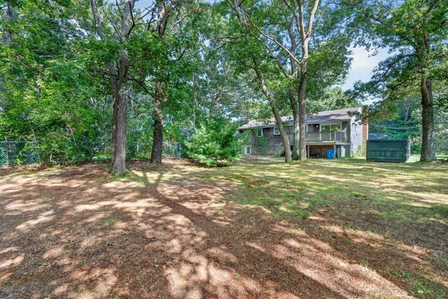 40 High Pine Dr, Plymouth, MA 02360