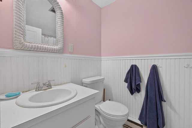 40 High Pine Dr, Plymouth, MA 02360