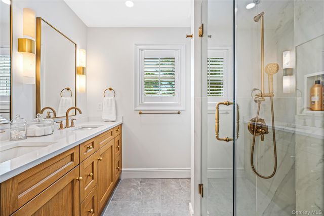 95 Muirfield Road, Rockville Centre, NY 11570