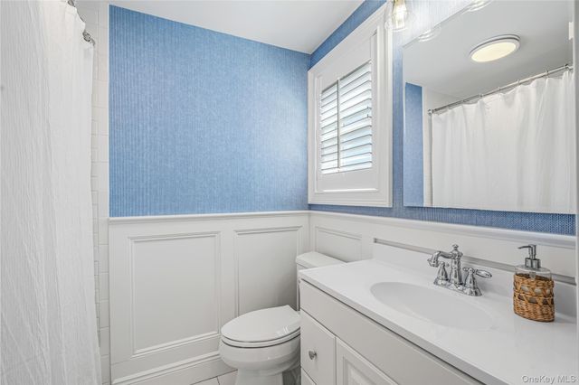 95 Muirfield Road, Rockville Centre, NY 11570