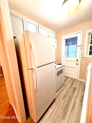 2224 Crescent Road 4, Niskayuna, NY 12309