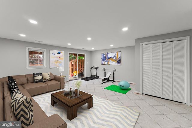 16812 WINSTON LN, Woodbridge, VA 22191