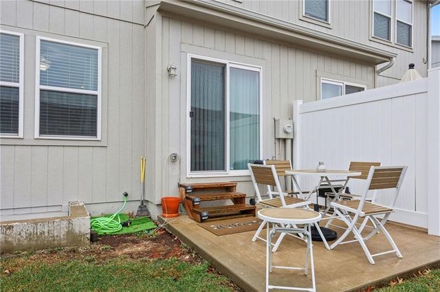 316 N 5th Terrace, Louisburg, KS 66053