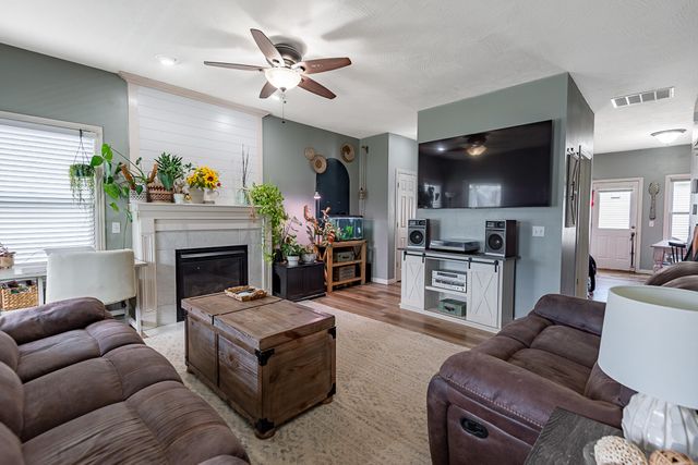 611 E Kimberly Street, Ozark, MO 65721