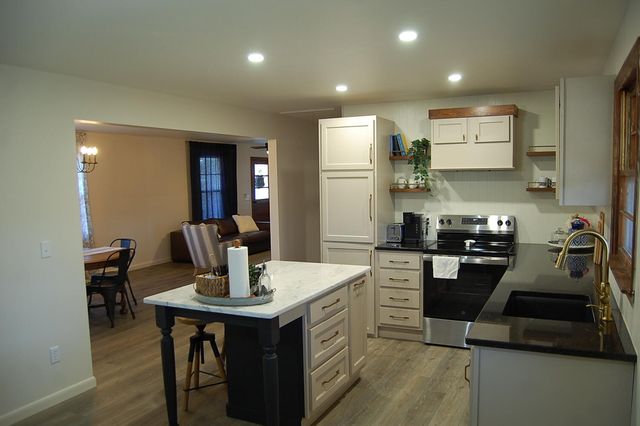 10595 Ra Griffith Highway, Whitwell, TN 37397