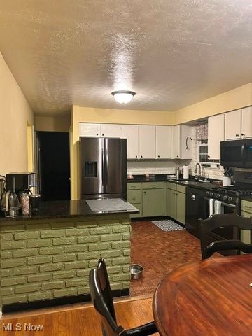 3717 Allenwood Drive SE, Warren, OH 44484