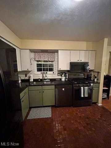 3717 Allenwood Drive SE, Warren, OH 44484