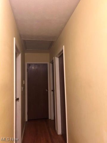 3717 Allenwood Drive SE, Warren, OH 44484