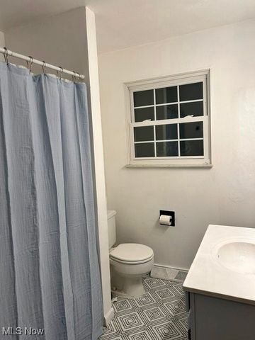 3717 Allenwood Drive SE, Warren, OH 44484