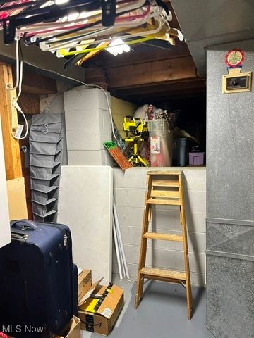 3717 Allenwood Drive SE, Warren, OH 44484