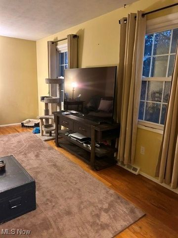 3717 Allenwood Drive SE, Warren, OH 44484