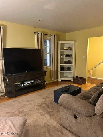 3717 Allenwood Drive SE, Warren, OH 44484