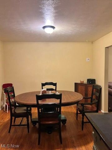 3717 Allenwood Drive SE, Warren, OH 44484