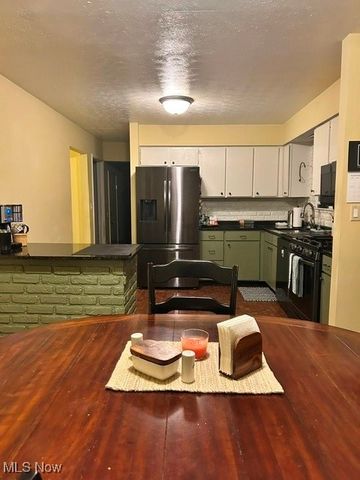 3717 Allenwood Drive SE, Warren, OH 44484