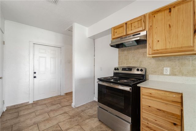 1513 Parker St, Kingsville, TX 78363