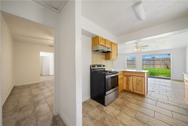 1513 Parker St, Kingsville, TX 78363