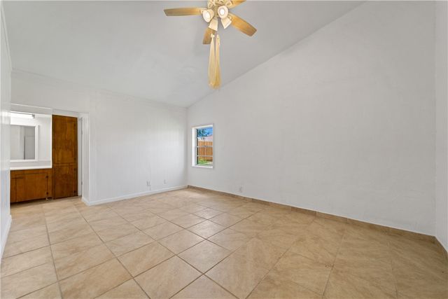 1513 Parker St, Kingsville, TX 78363