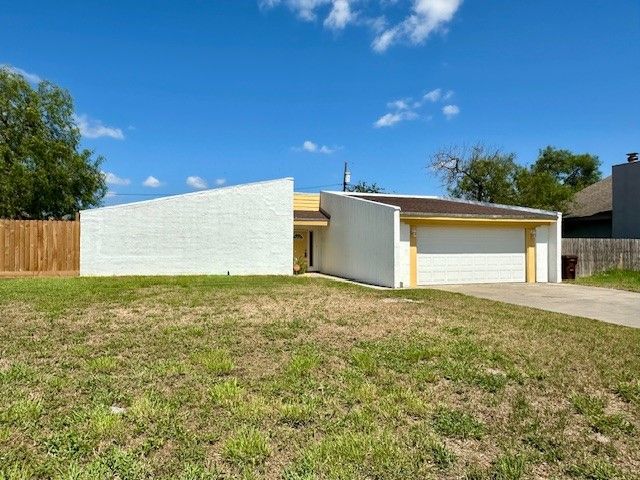 1513 Parker St, Kingsville, TX 78363