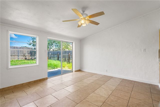 1513 Parker St, Kingsville, TX 78363