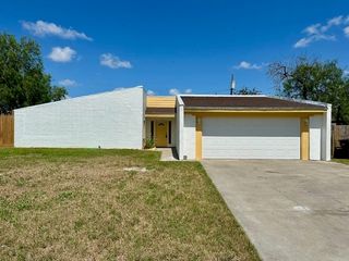1513 Parker St, Kingsville, TX 78363